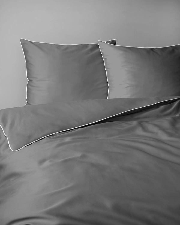 Luskusowa Pościel Jednokolorowa Z Lamówką Makosatyna 180x200 cm. Szara Luskusowa Pościel Jednokolorowa Z Lamówką Makosatyna 180x200 cm. Szara